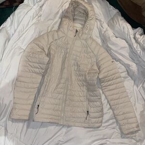 Columbia Women's Beige Puffer Jacket White Out II used excellent condition